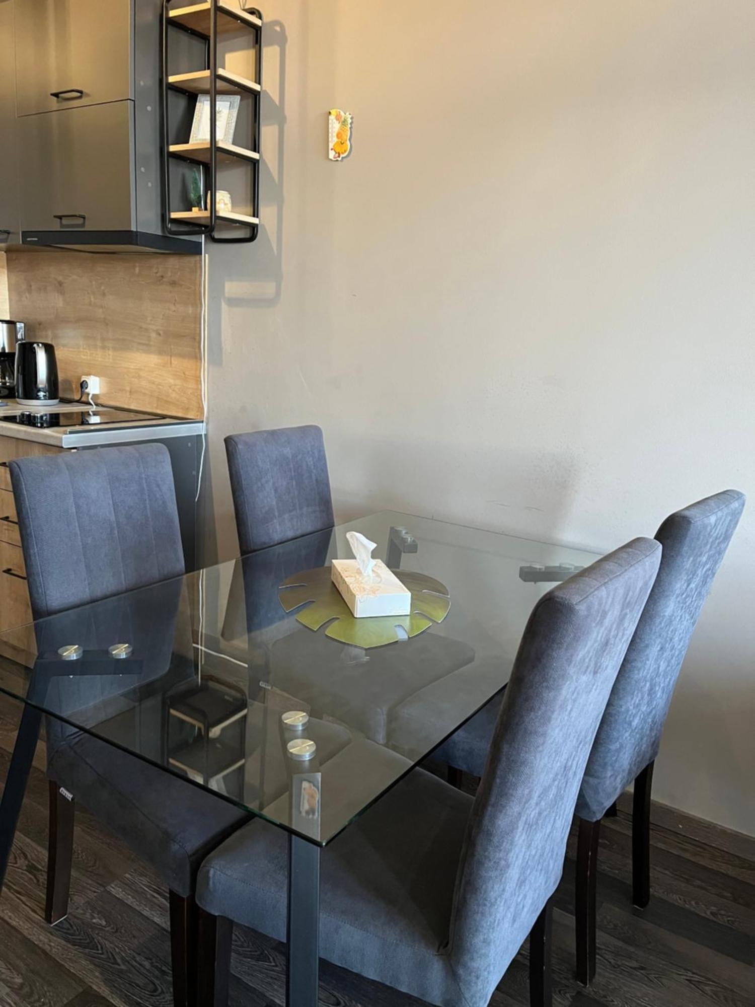 Monstera Leaf Appartment, Kechi House, ซากาดซอร์ ภายนอก รูปภาพ